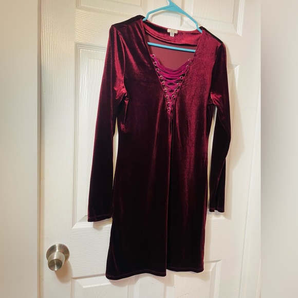 Sold Burgundy Grunge Lace Up Long sleeve velvet  mini dress size large - Picture 3 of 4